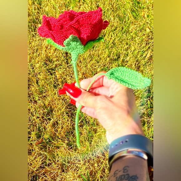 Handmade Realistic Red Rose 🌹 Flower Crocheted - Brand New - Picture 2 of 5